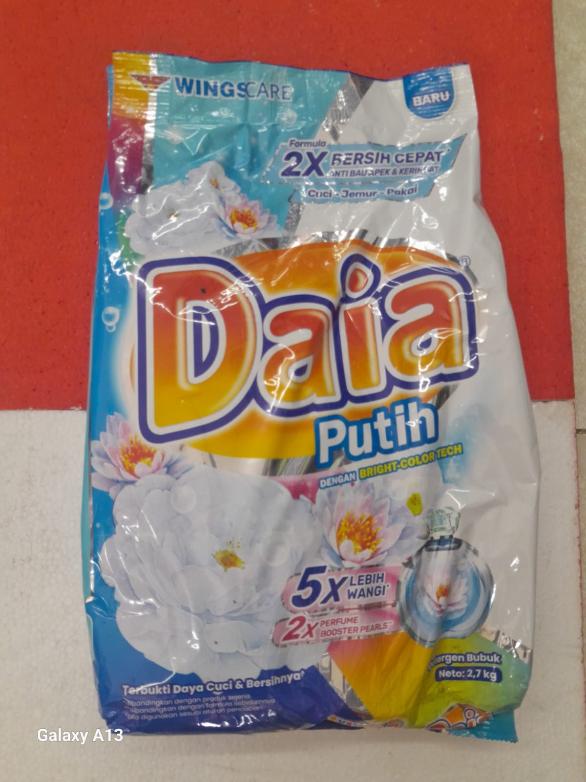DAIA DETERJEN PUTIH-2,7KG