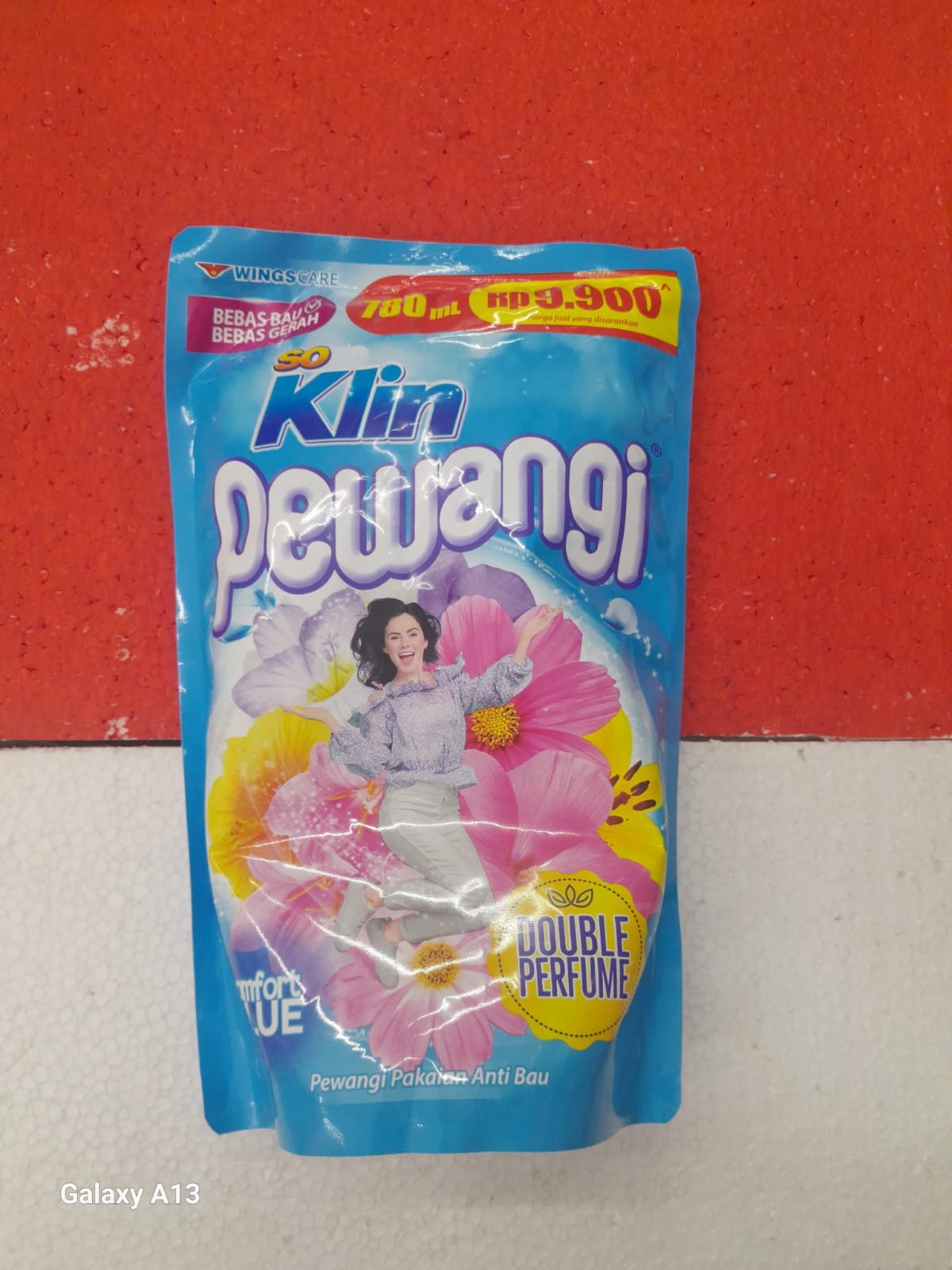 SO KLIN PEWANGI COMFORT BLUE-780ML