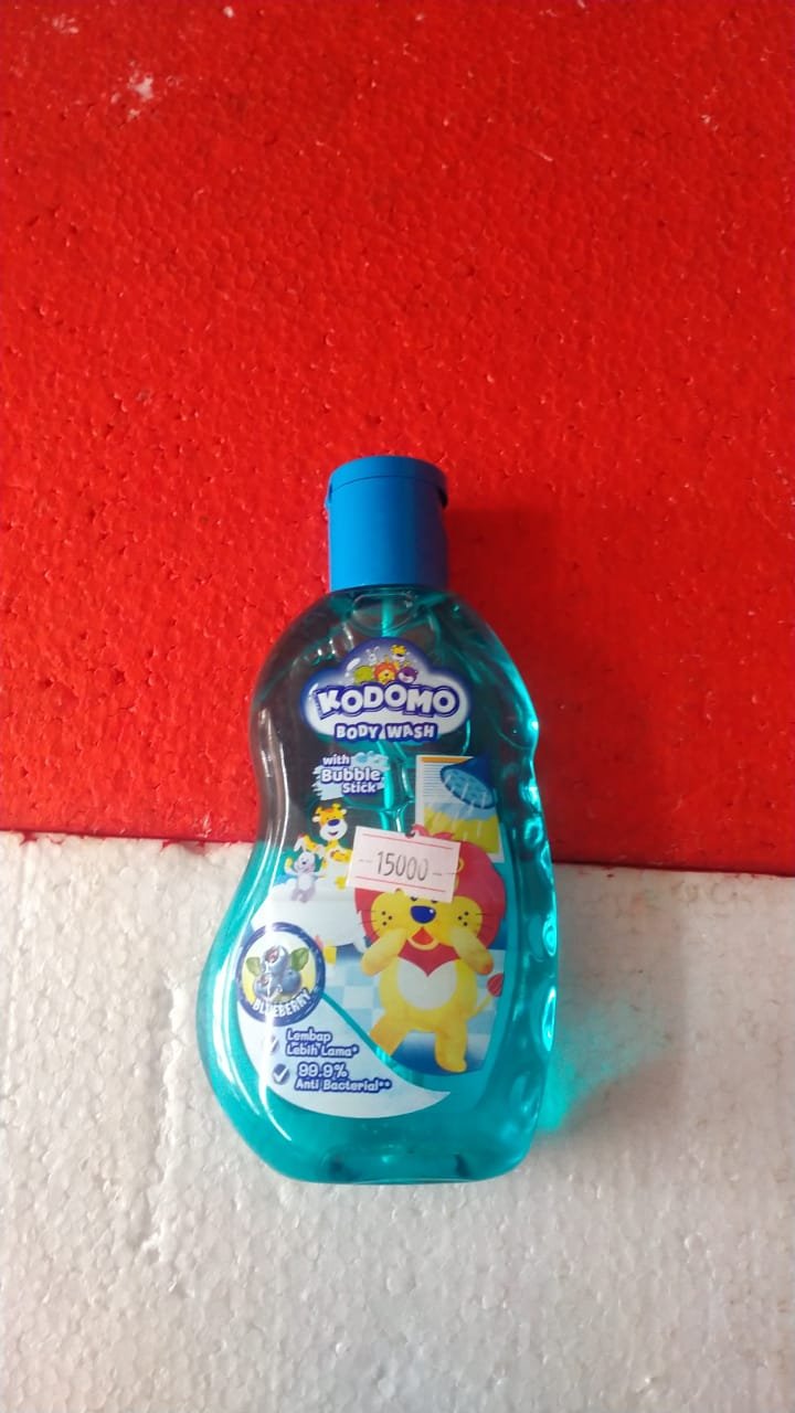 KODOMO GEL CERRY BODY WASH BLUEBERRY