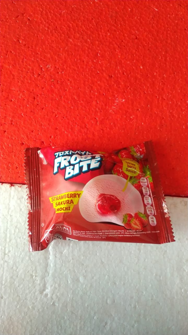 FROSBITE STRAWBERY SAKURA MOCHI-46ML